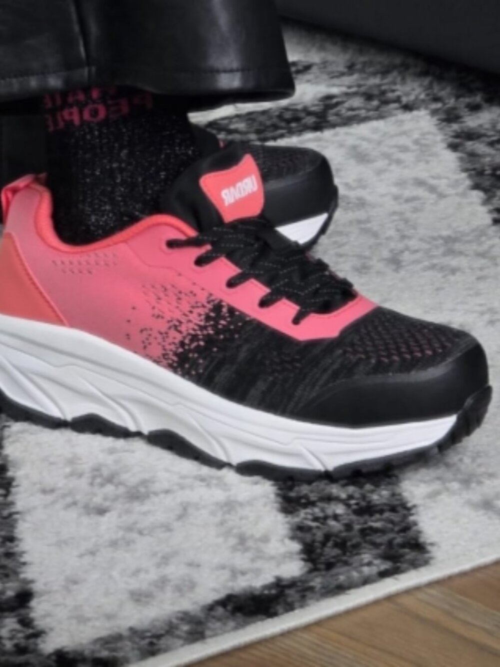 Non Slip Work Shoes - Picture 2 of 4